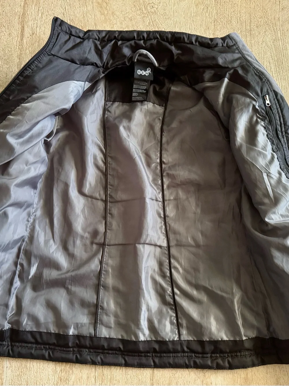 Ole Miss Rebels youth size L (14) Black Quilted Puffer Jacket by Gen2 NWOT